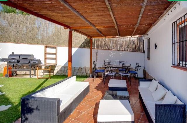 Detached Villa For 6 People In Lloret De Mar With Comunal Outdoor Swimming Pool Puigventos 外观 照片